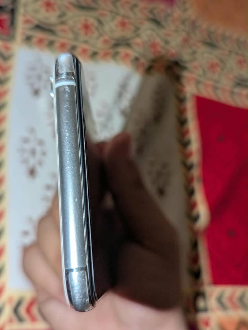 Apple iPhone XS Max 6