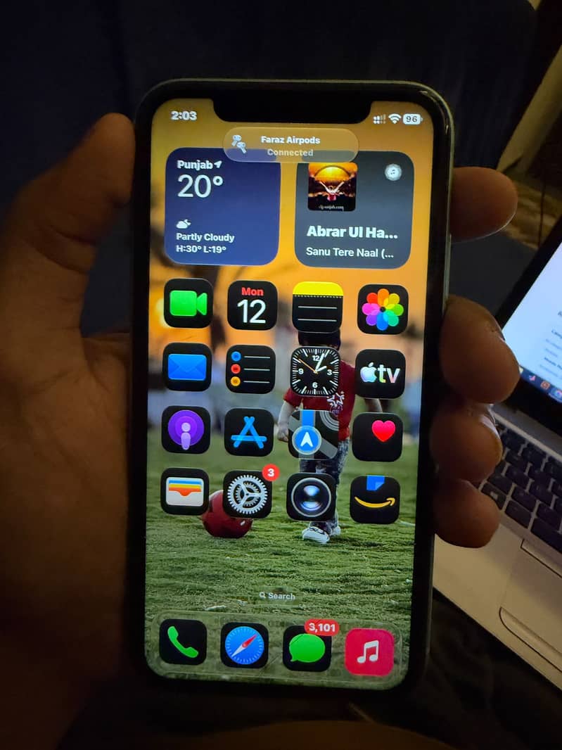 Apple iPhone 11 3