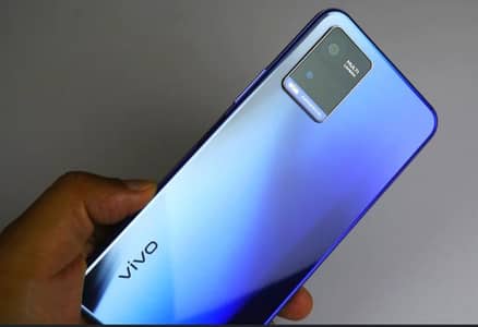 vivo y 21 10/10 Box & charger Available 18w supported