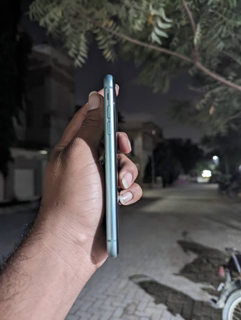 Apple iPhone 11 5