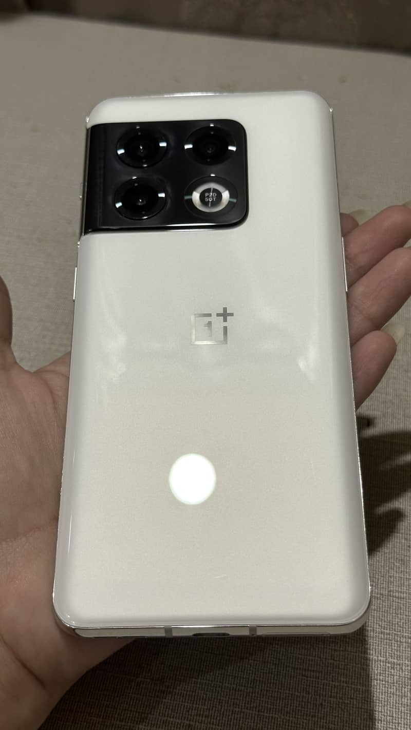 One Plus 10 Pro 1