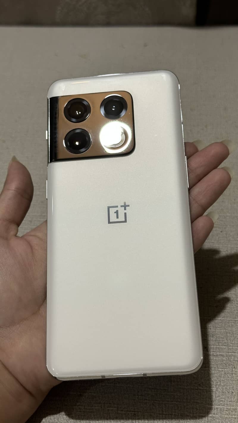 One Plus 10 Pro 9