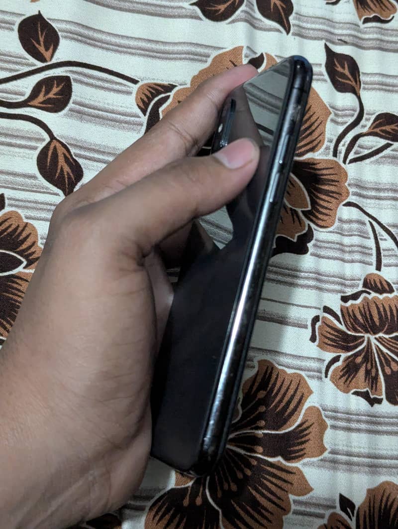 Apple iPhone X 5