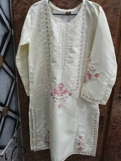 3 pcs embroidered stitched suit