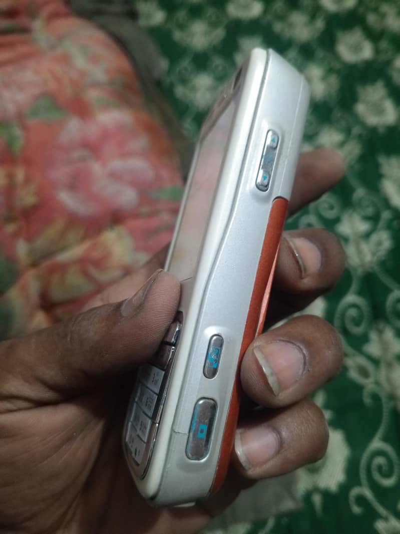 Nokia N73 4