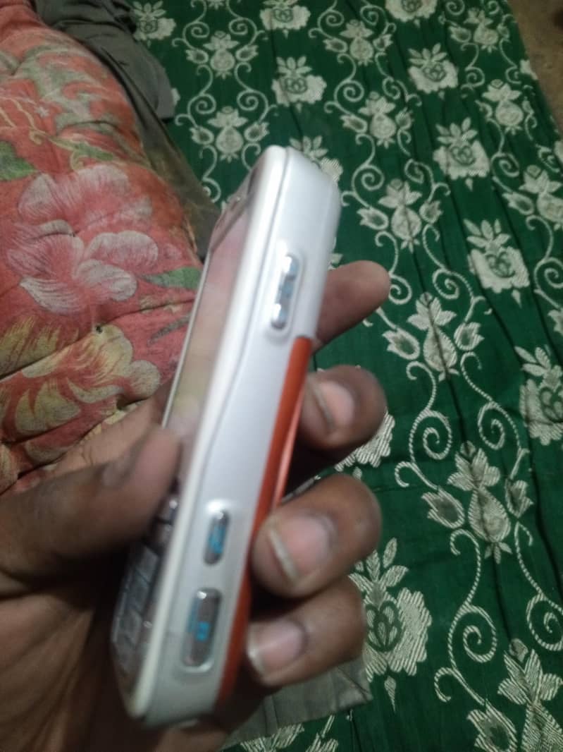 Nokia N73 5