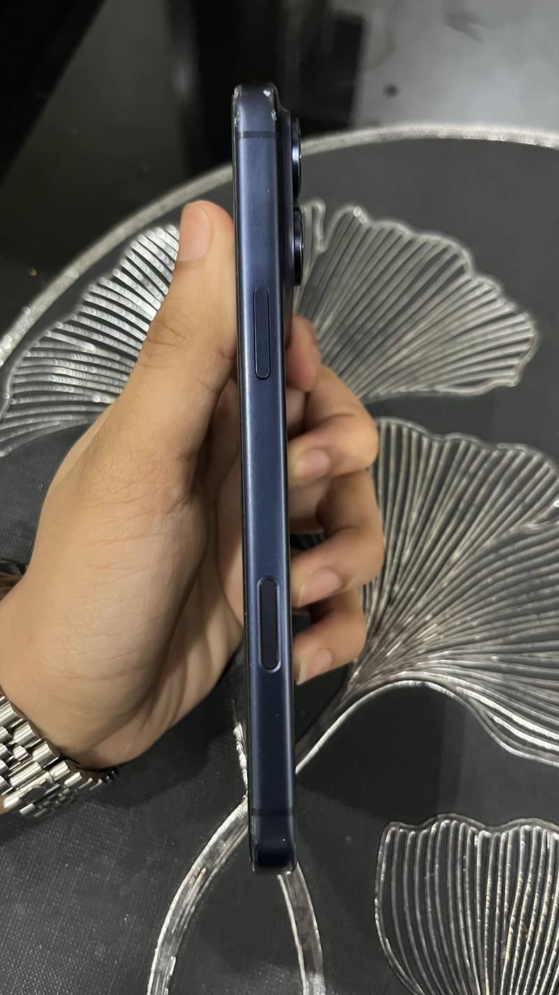 Apple iPhone 17 Pro Max 2