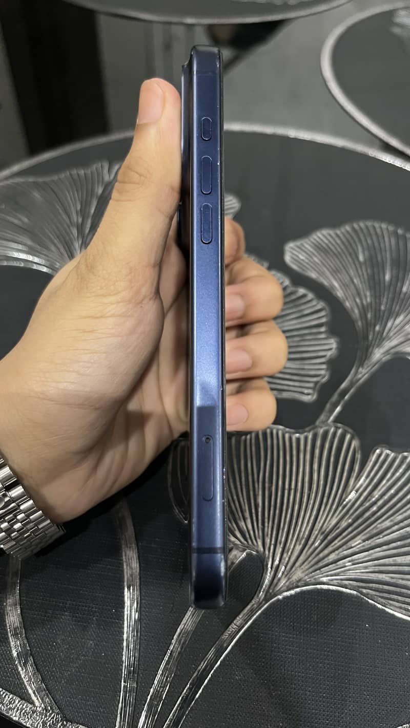 Apple iPhone 17 Pro Max 3