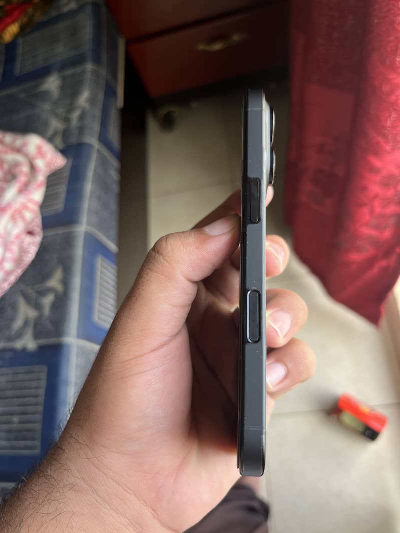 Apple iPhone 16 Pro 6
