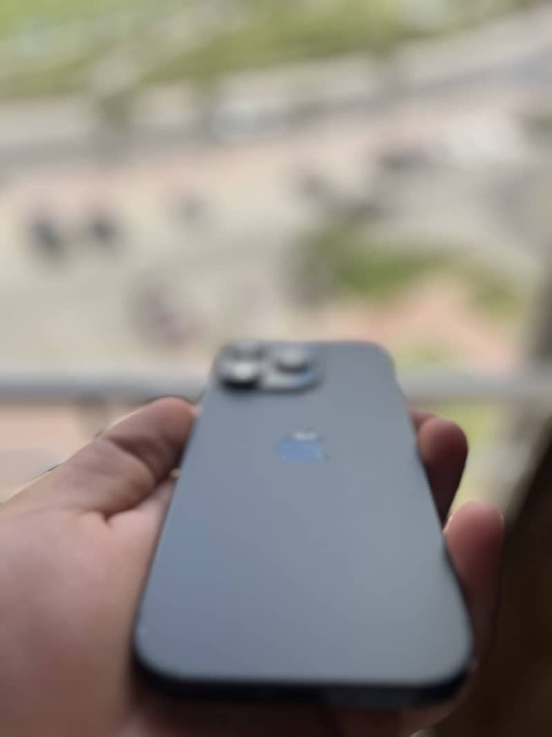 Apple iPhone 16 Pro 7