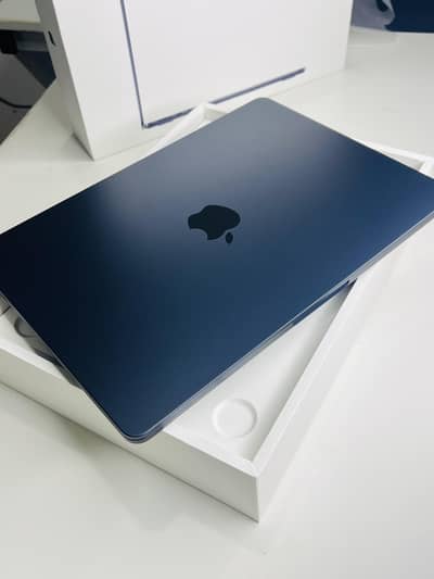 MacBook Air M4 16/512, Active Warranty