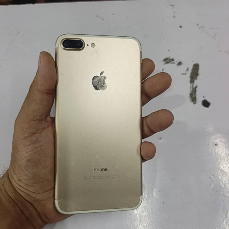 Apple iPhone 7 Plus 2