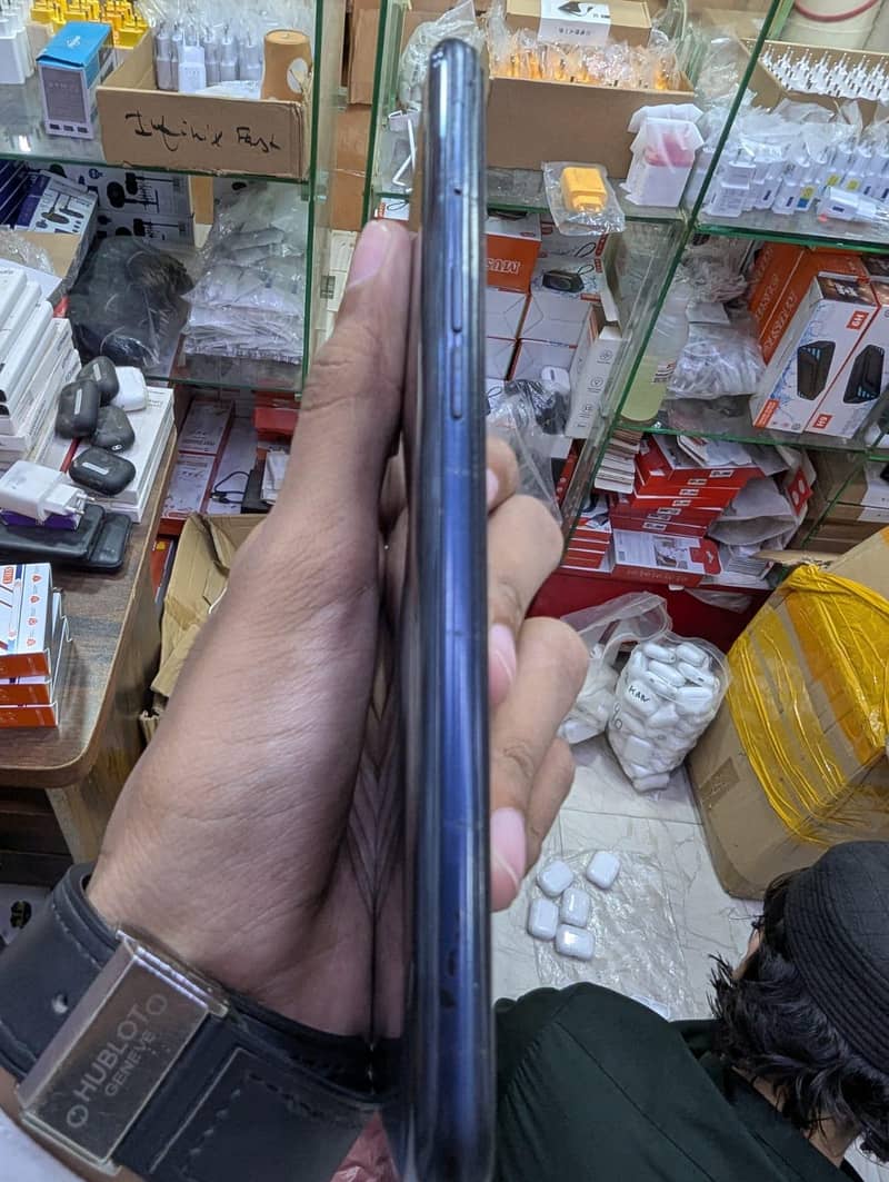 OPPO A54 4