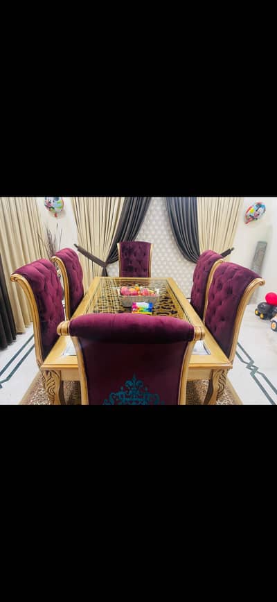 Dining table for sale