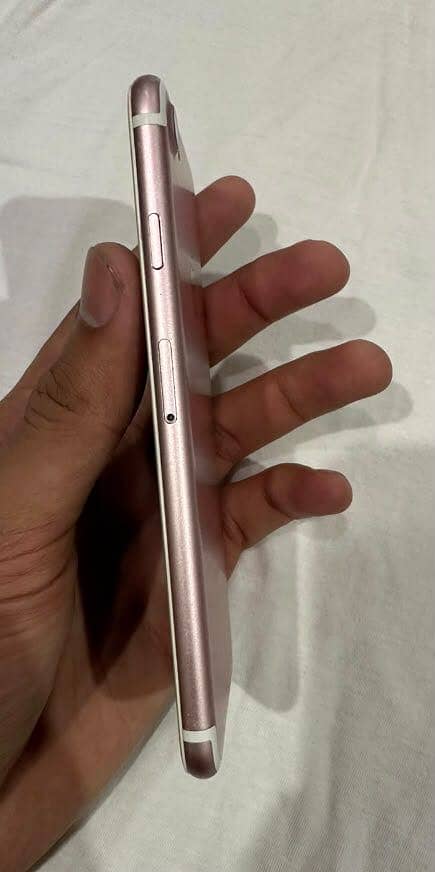 Apple iPhone 7 1