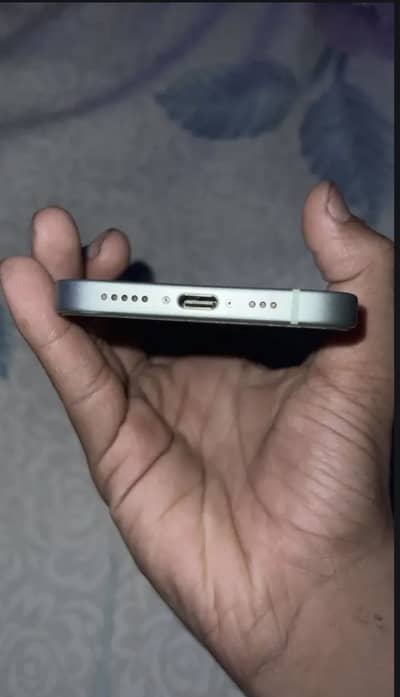 Apple iPhone 15