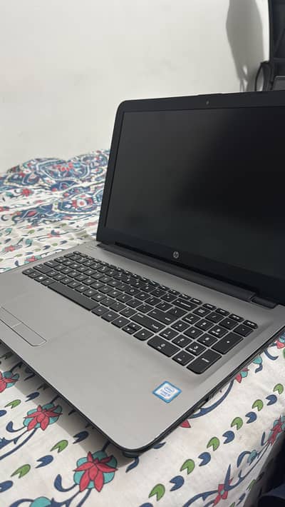 HP full size laptop Core i5 6th generation in good condition