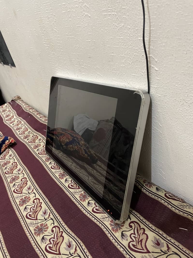 Lcd tv 1