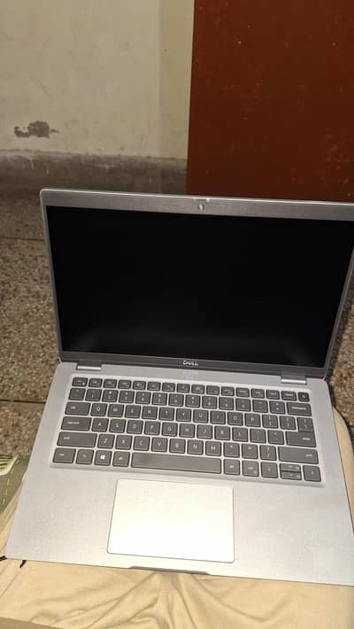 dell latitude 5420 | 16gb| 256nvme  | irsi xe graphics | gta5 runs