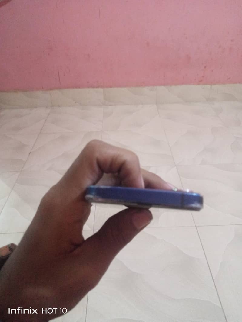 Apple iPhone 12 mini 1
