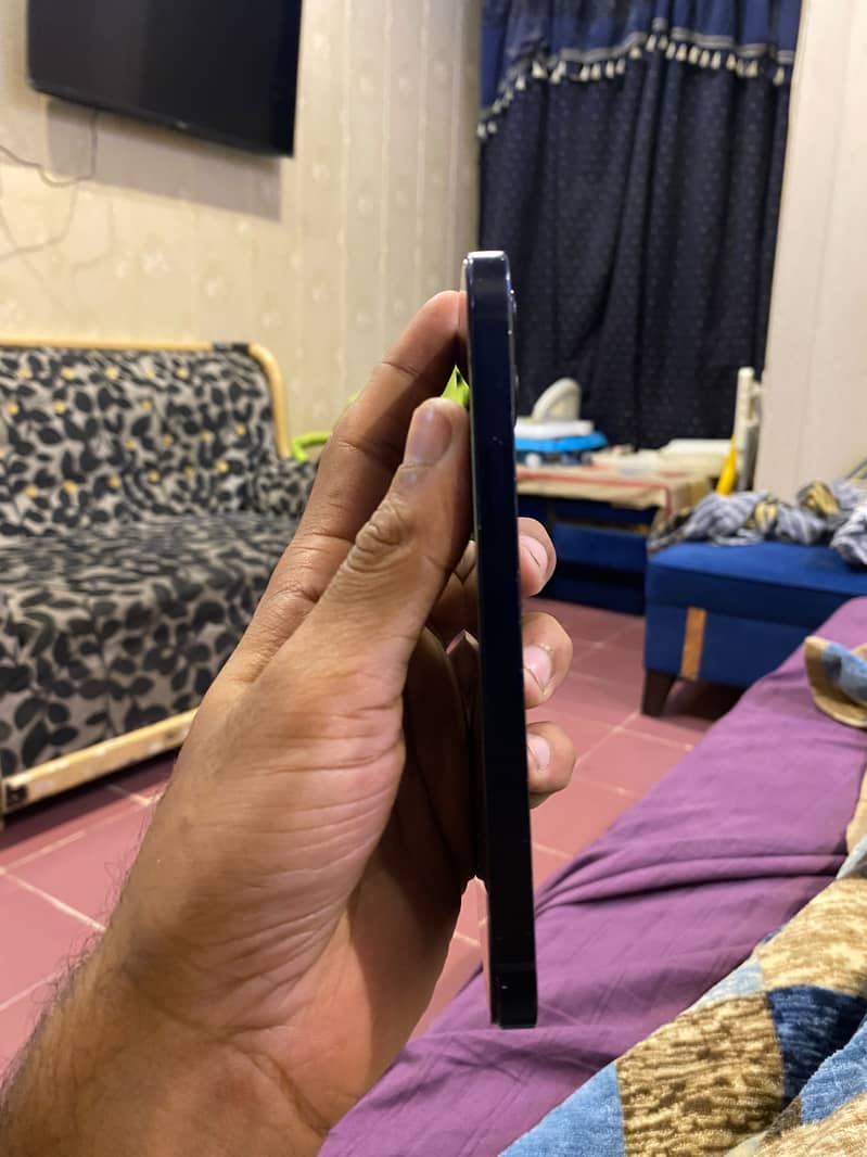Apple iPhone 12 2