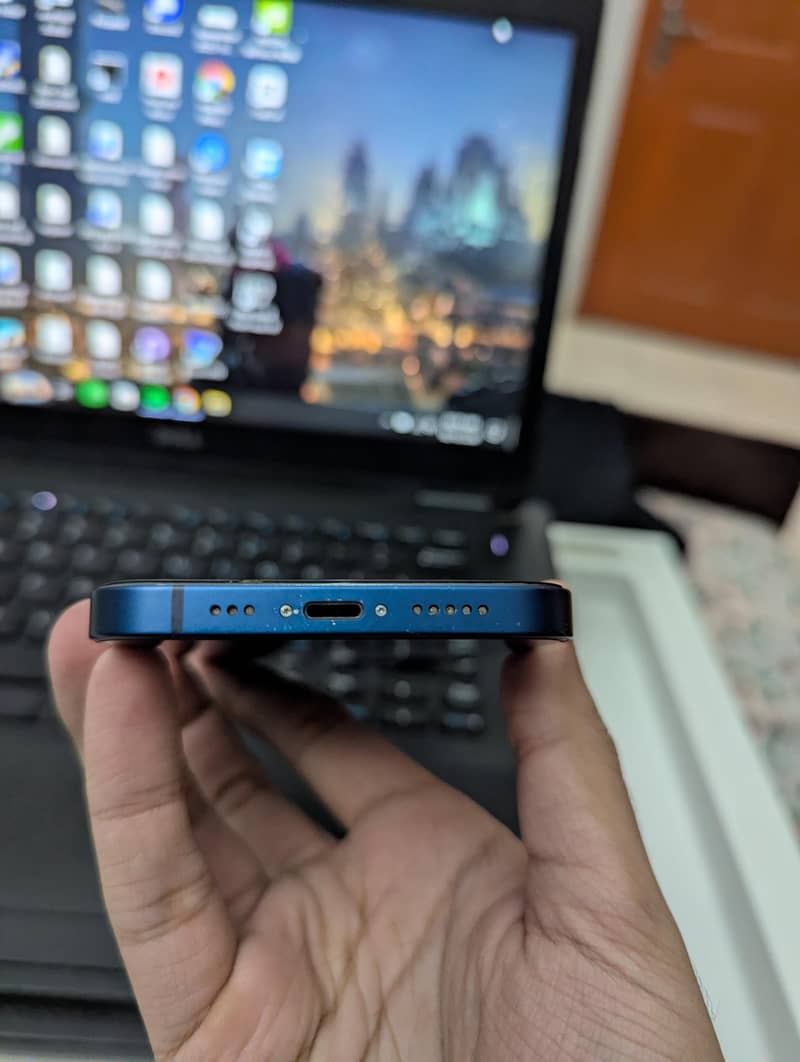 Apple iPhone 12 2