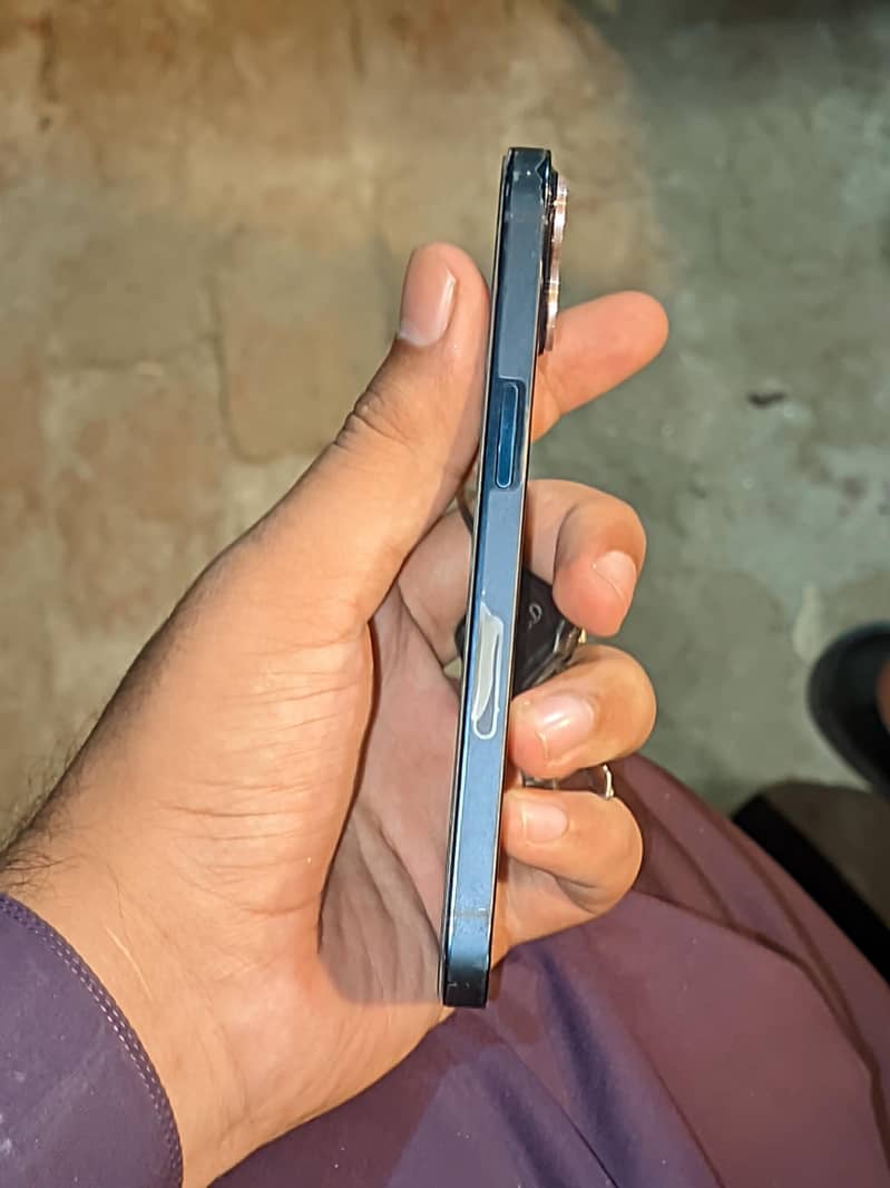 Apple iPhone 13 1