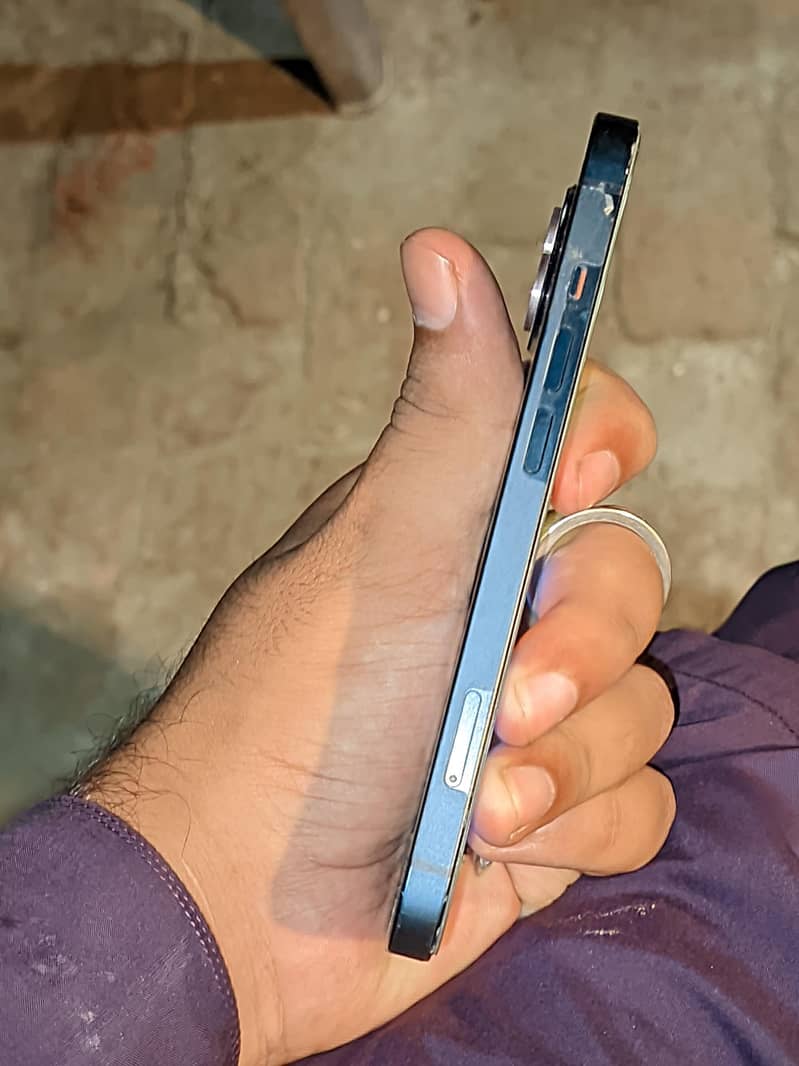 Apple iPhone 13 3