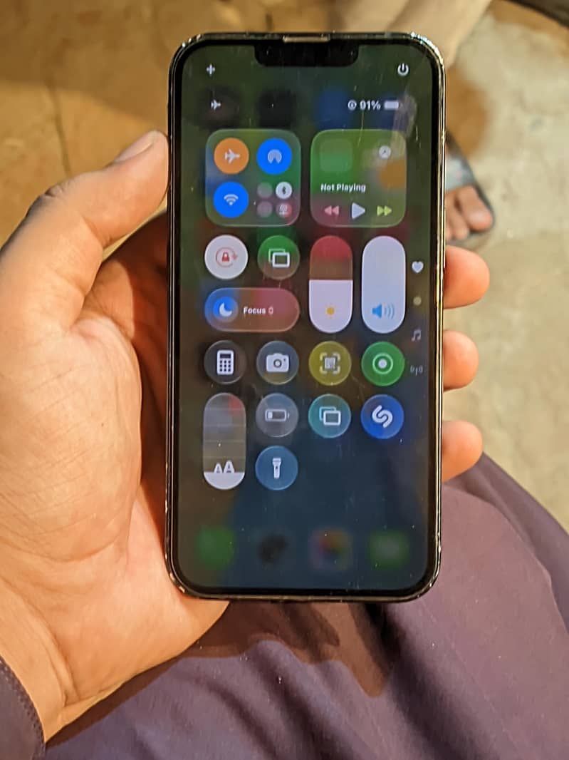 Apple iPhone 13 5
