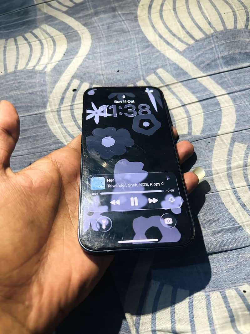 Apple iPhone 13 2