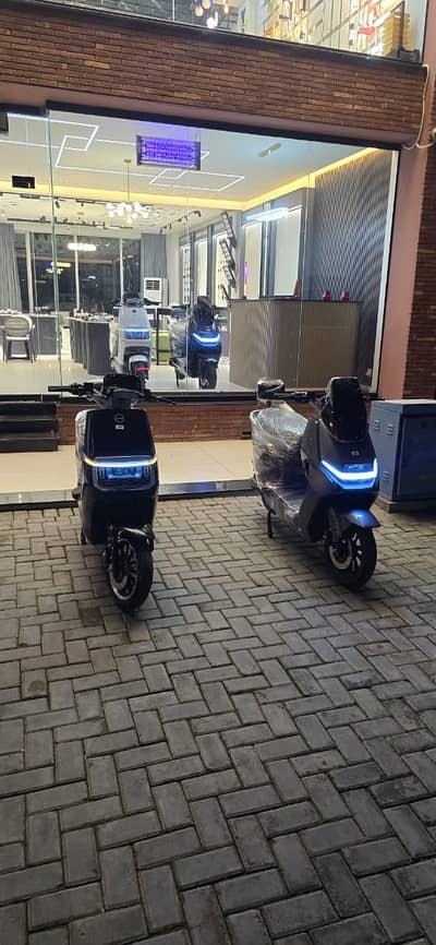 DELOC EV SCOOTY BIKE ELECTRIC
