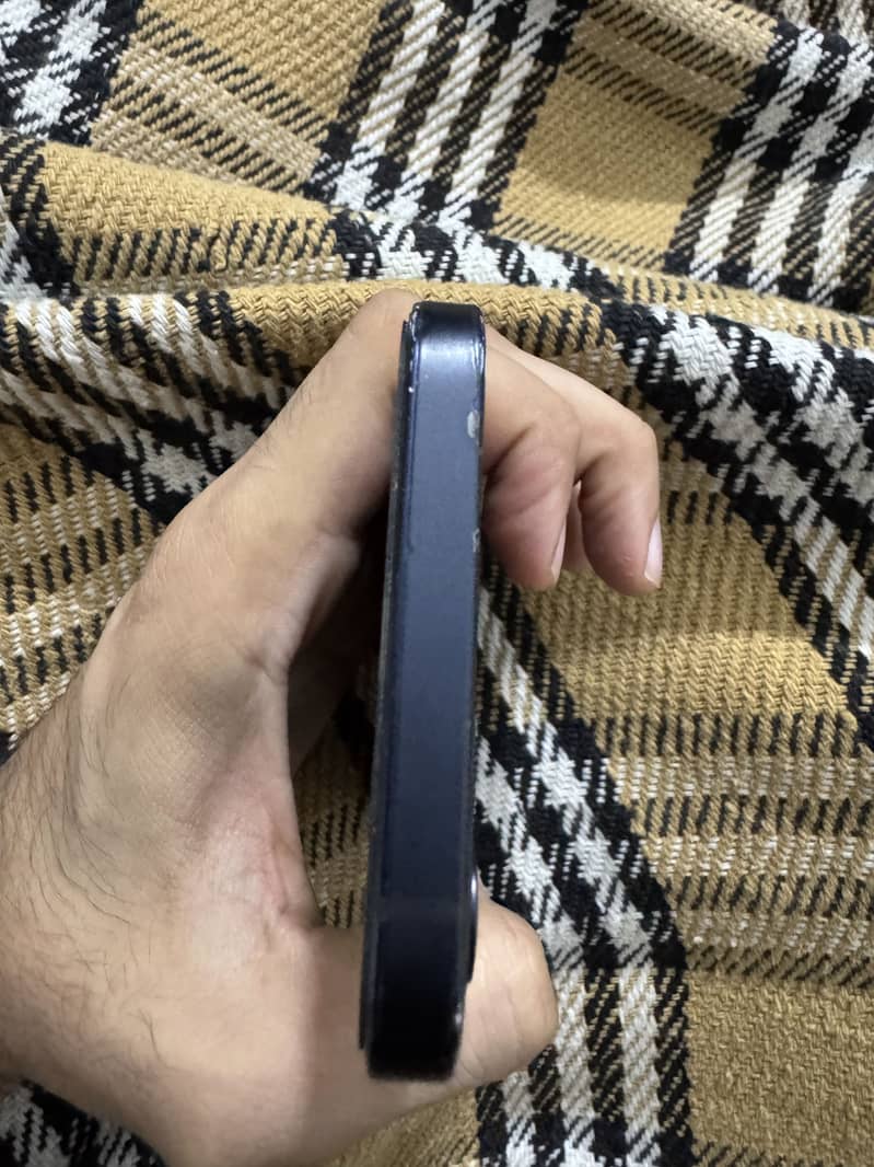 Apple iPhone 12 1