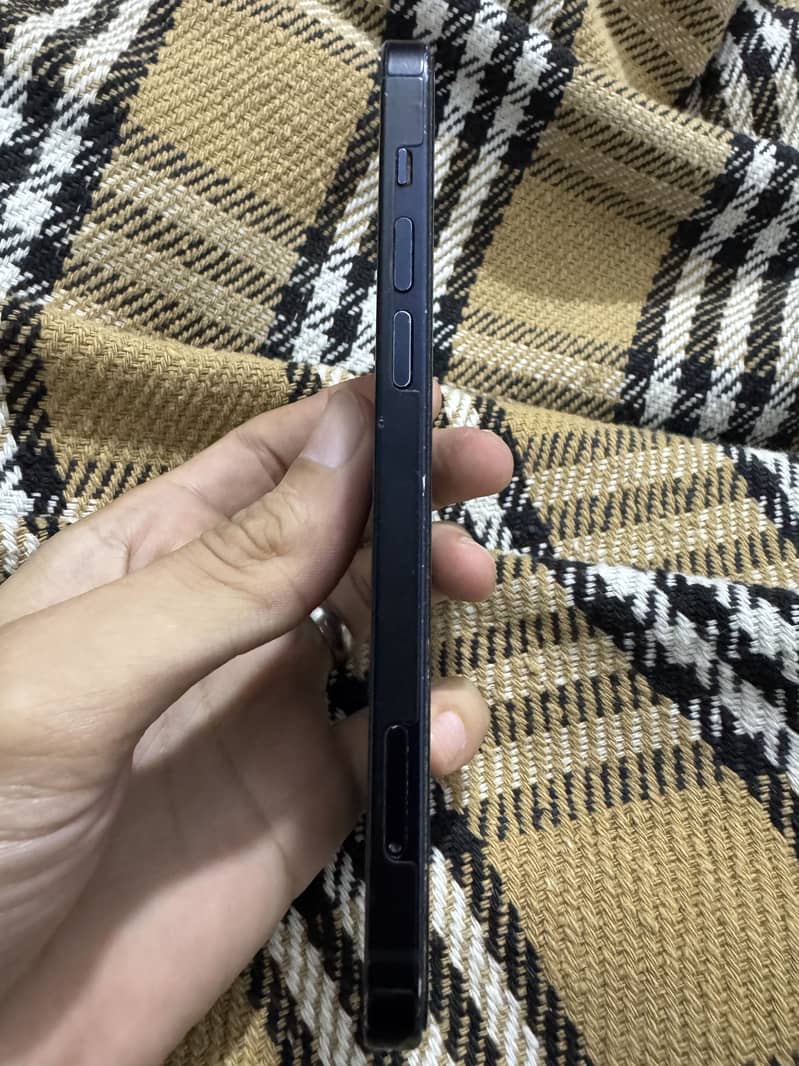 Apple iPhone 12 2