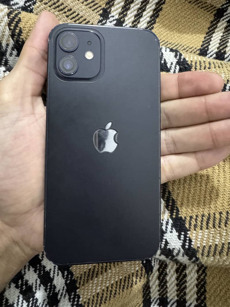Apple iPhone 12 4