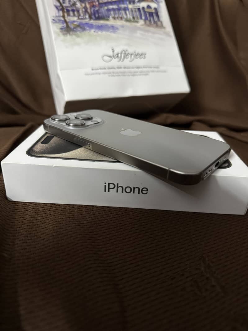 Apple iPhone 15 Pro 2