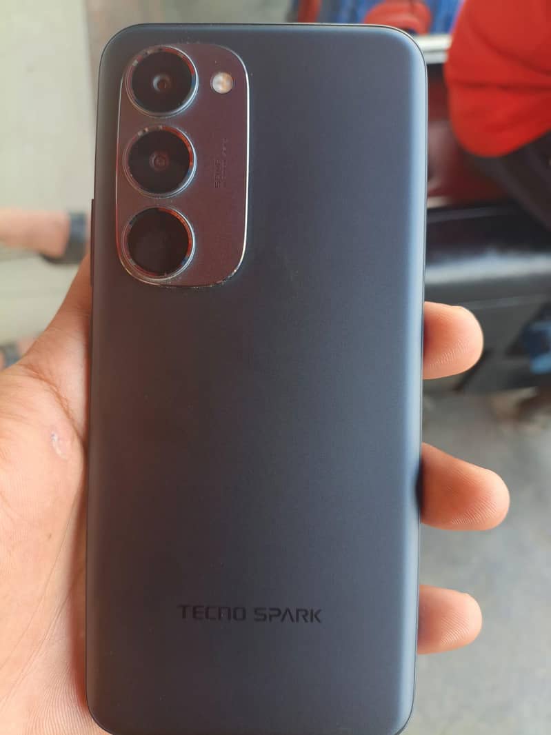 Tecno spark 40pro plus 3
