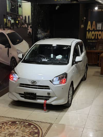 Daihatsu Mira 2017/20 Pearl white push start