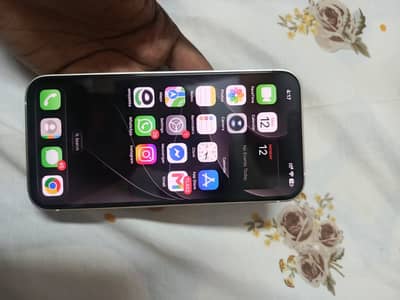 Apple iPhone 13