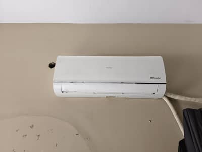 HAIER DC INVERTER 1 TON