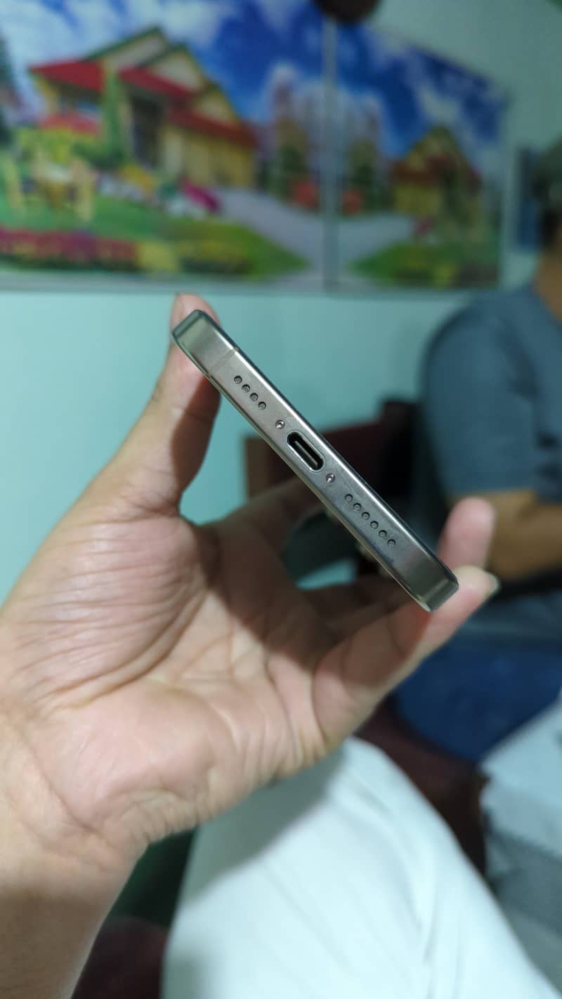 Apple iPhone 16 Pro Max 3