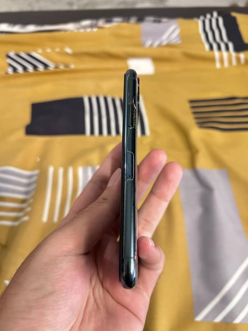 Apple iPhone 11 Pro 3