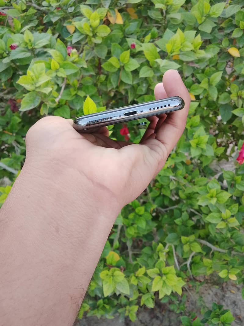Apple iPhone X 1
