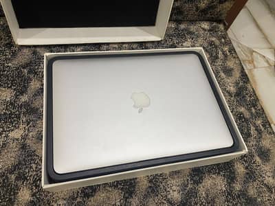 MacBook Air 2017 | 8GB RAM | Intel Core i5 | 13-inch | Apple