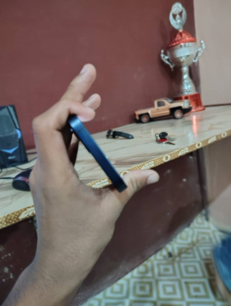 Apple iPhone 12 mini 3