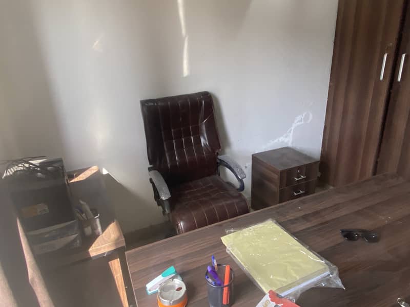 Executive table with side table & computer table set (good condition) 0