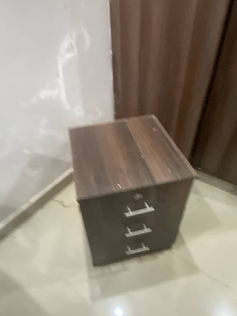 Executive table with side table & computer table set (good condition) 2