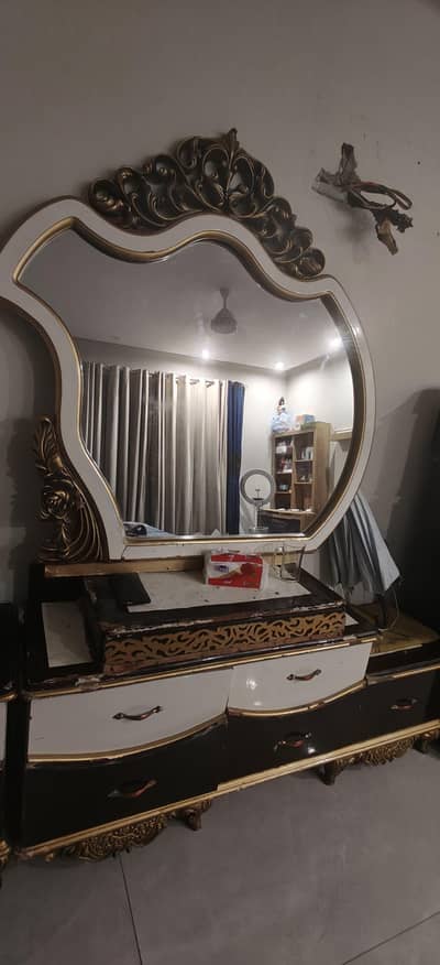 Bet side table and dressing table