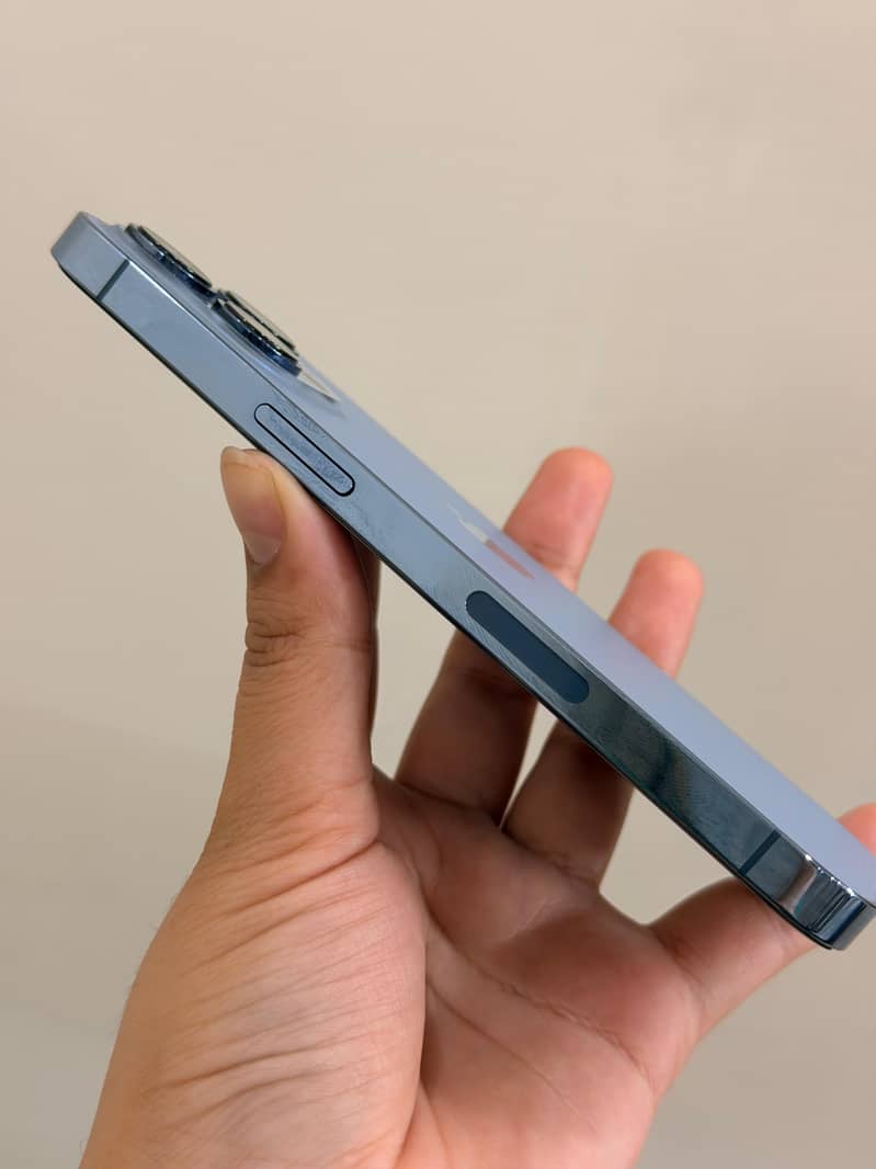 Apple iPhone 13 Pro 4