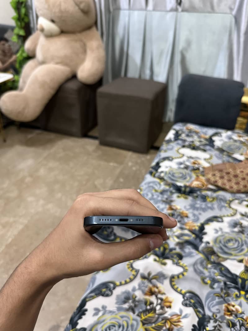 Apple iPhone 13 1