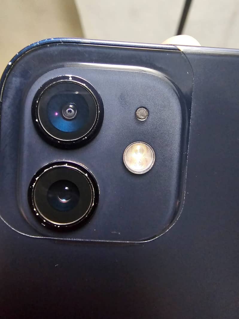 Apple iPhone 12 11